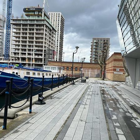 Canary Wharf Holiday Rooms London Exterior photo