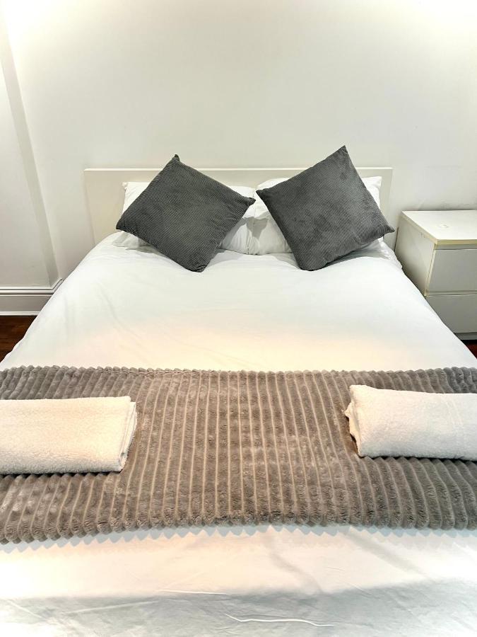 Canary Wharf Holiday Rooms London Exterior photo