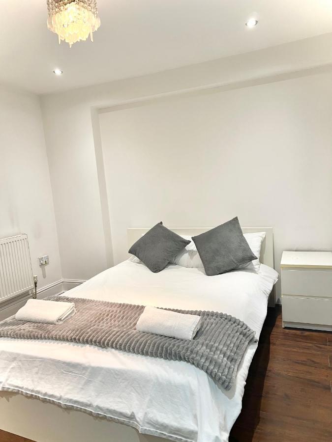 Canary Wharf Holiday Rooms London Exterior photo