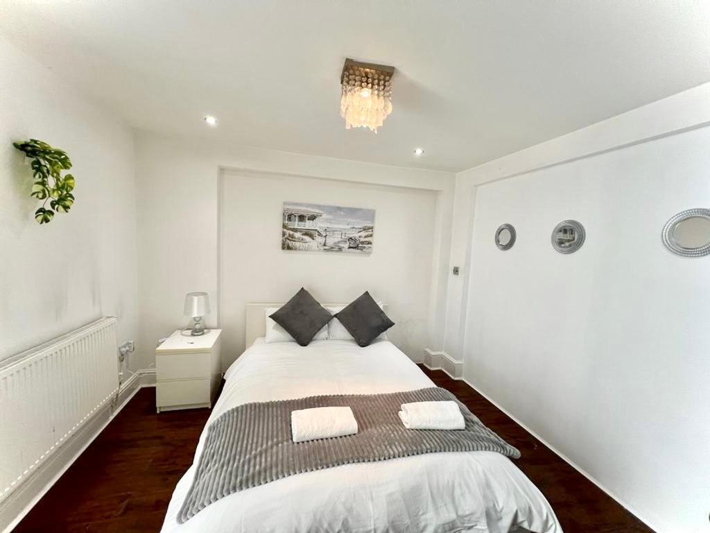 Canary Wharf Holiday Rooms London Exterior photo